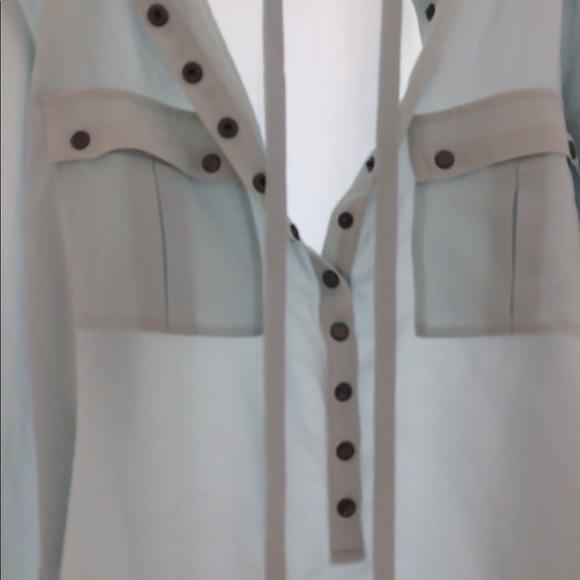 Nice Beautiful light blue blouse! - Picture 2 of 8